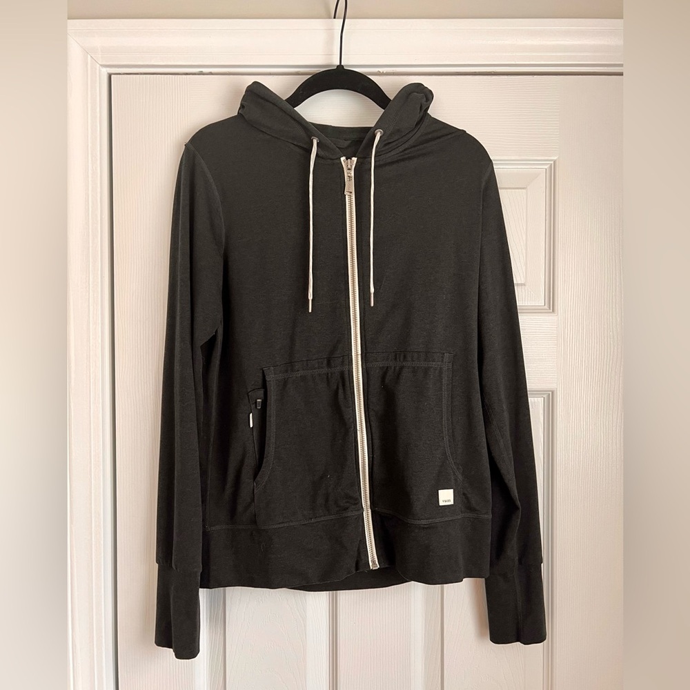 Vuori Women’s Halo Performance Hoodie in Black